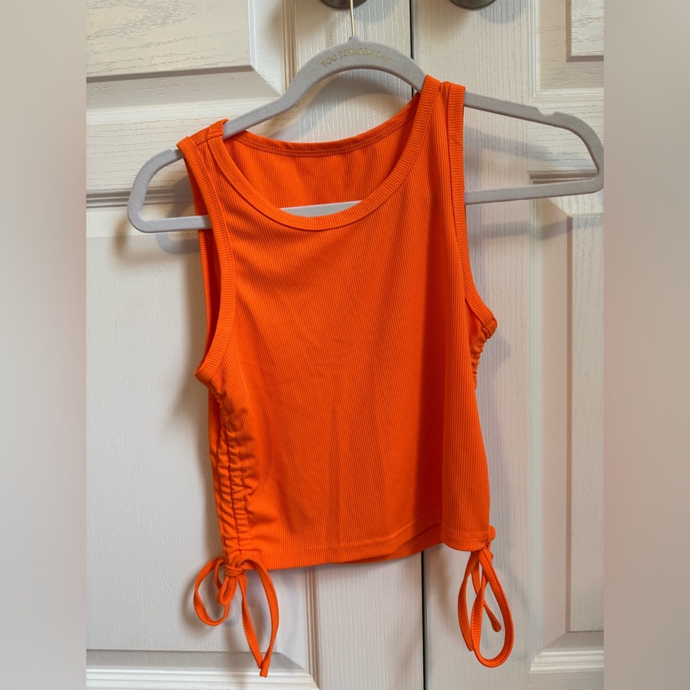 Side tie tank